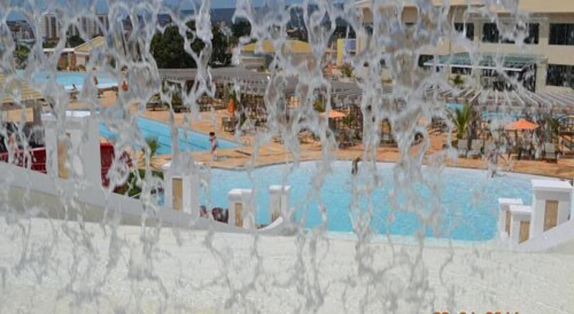 Apartahotel Lacqua Diroma - Piscina De Ondas Exclusiva 3*